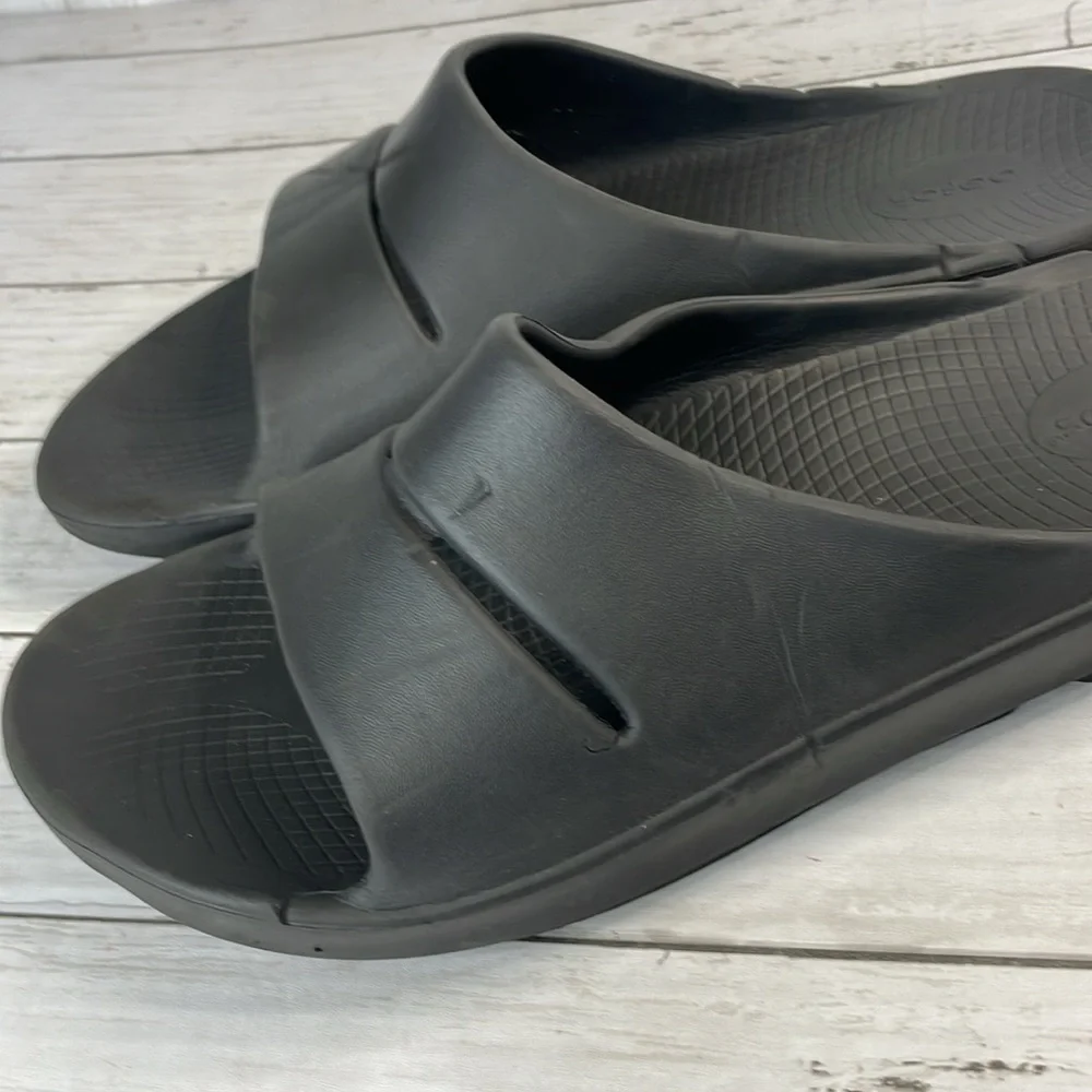 Oofos OOahh Slide Sandals